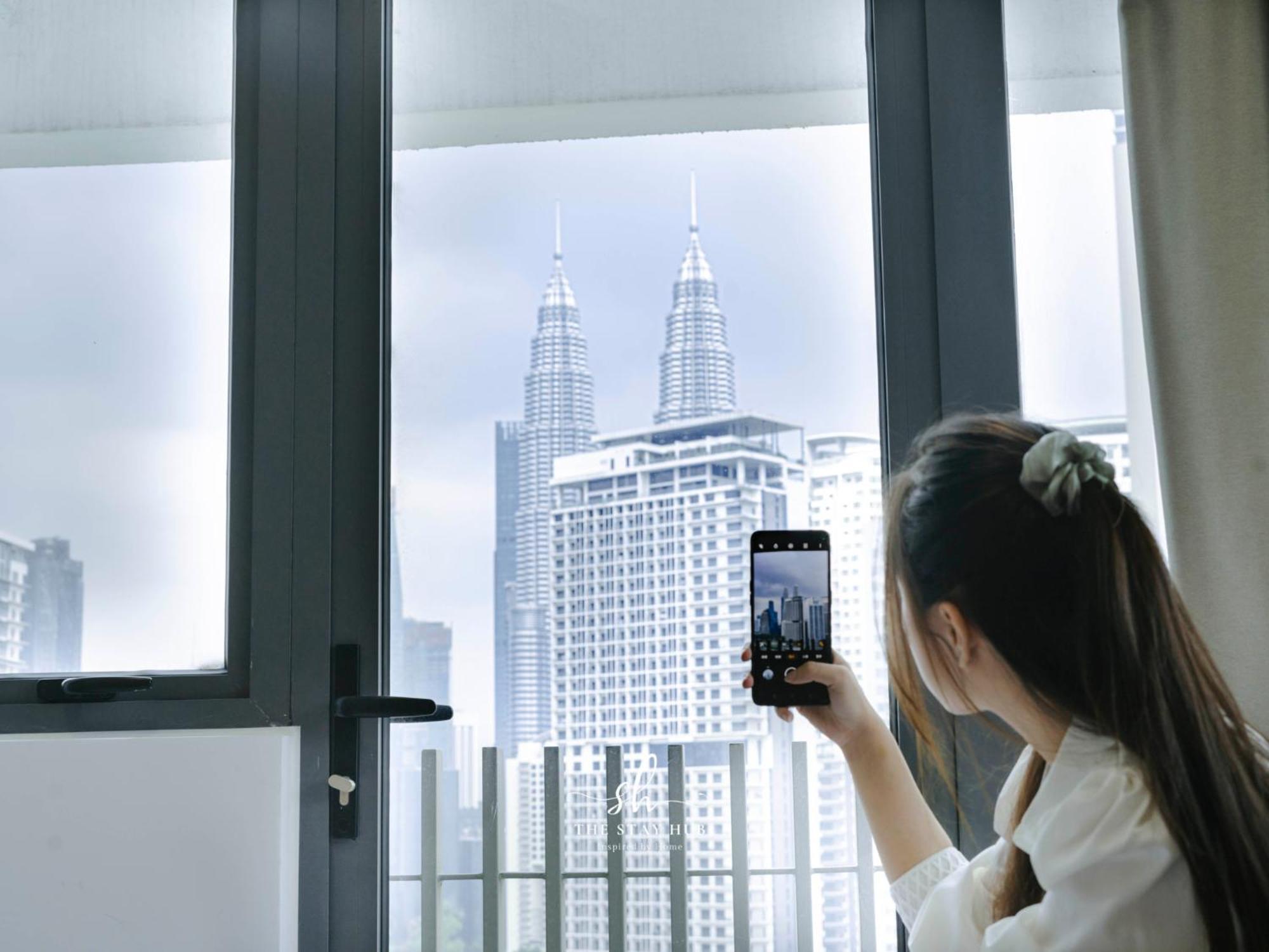 Апартаменты The Luxe Klcc View Sky Pool Куала-Лумпур Экстерьер фото